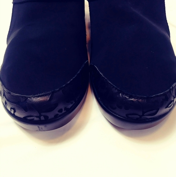 ALEGRIA Black Floral Clog Style Comfort Shoes - Picture 7 of 10